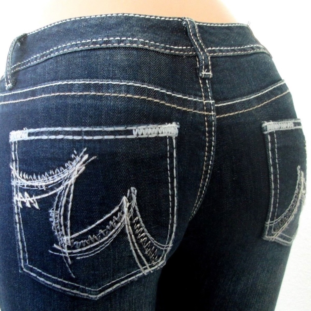 MAURICES Jeans Stretchy Bootcut Jeans NWOT